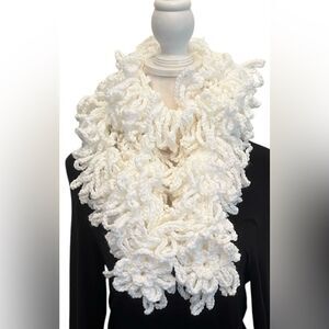 NWT Angelas Designs hand crocheted one of a kind loopy boa scarf